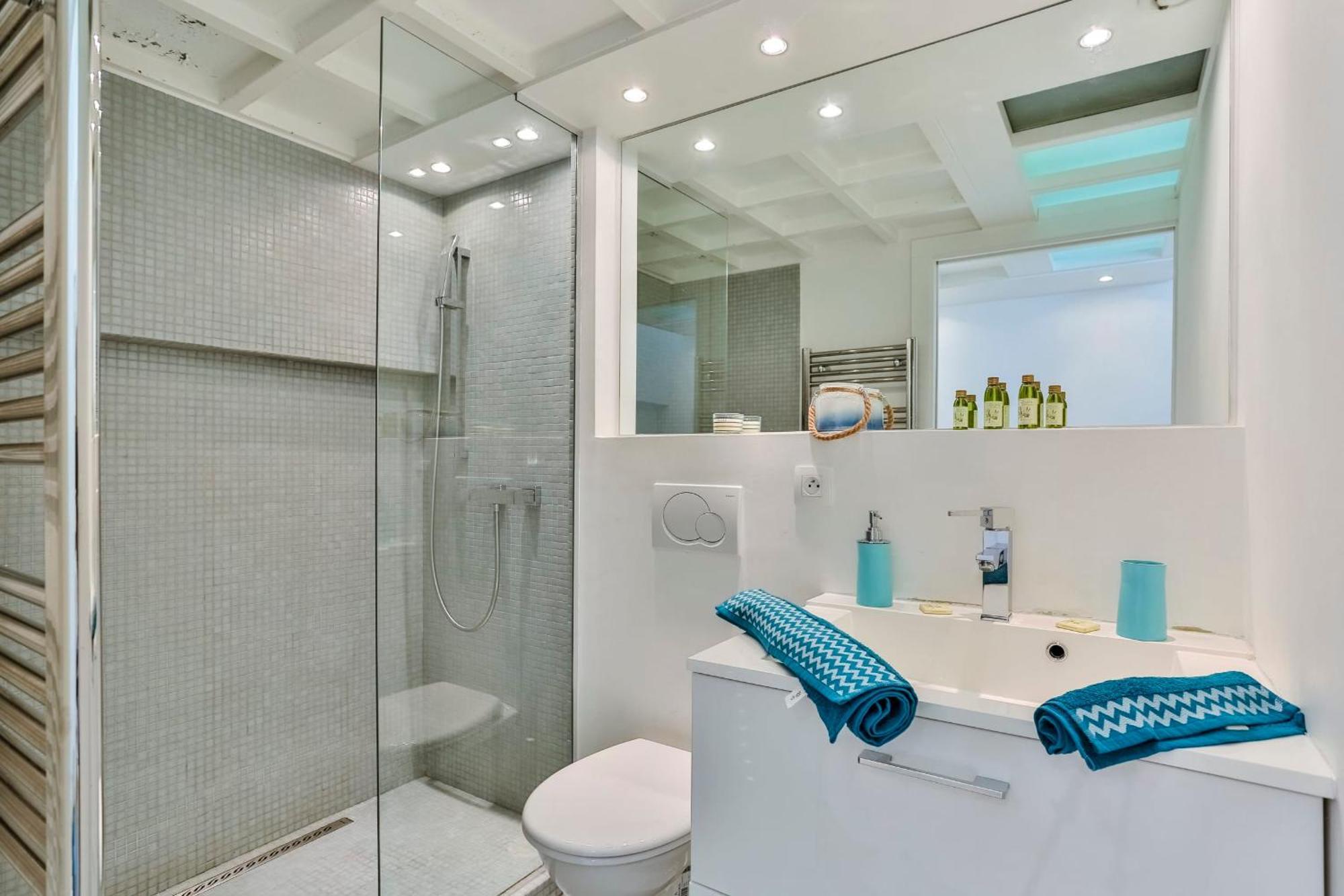 Liberte - Spacious Apartment City Center W Ac Ница Екстериор снимка