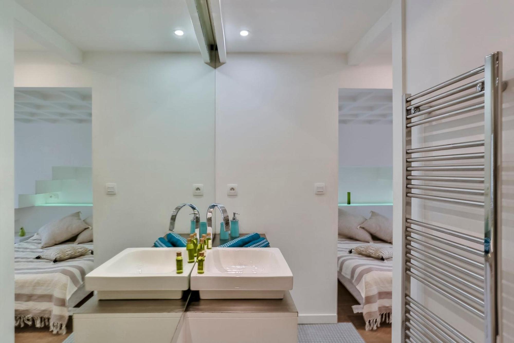 Liberte - Spacious Apartment City Center W Ac Ница Екстериор снимка