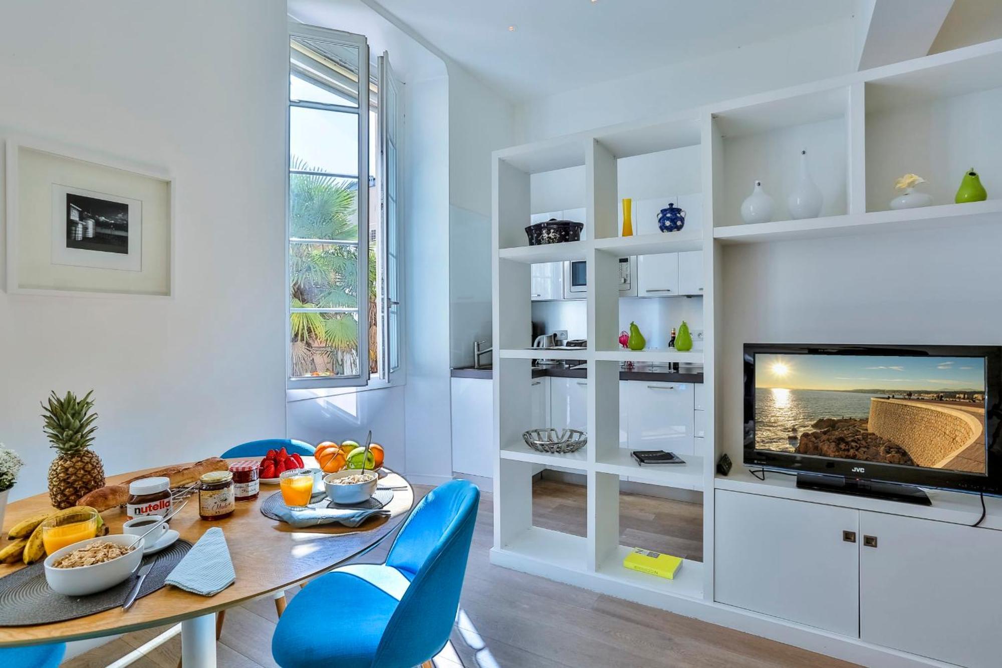 Liberte - Spacious Apartment City Center W Ac Ница Екстериор снимка